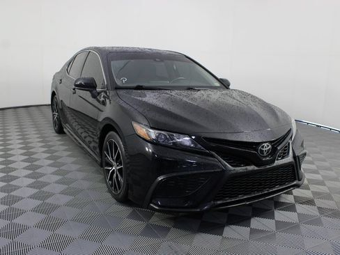 Used 2021 Toyota Camry SE FWD image 24