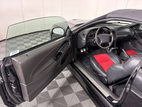 Used 2004 Ford Mustang GT RWD image 12