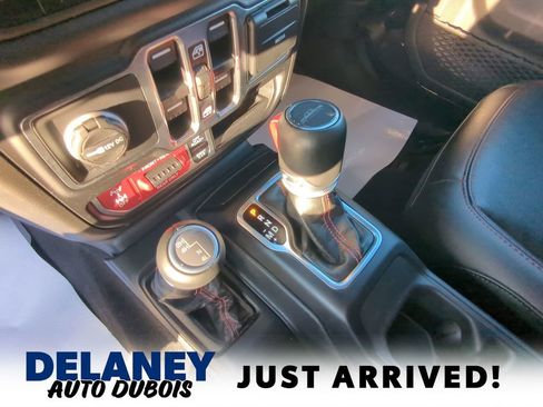 Used 2023 Jeep Gladiator Rubicon w/ Cold Weather Group image 21