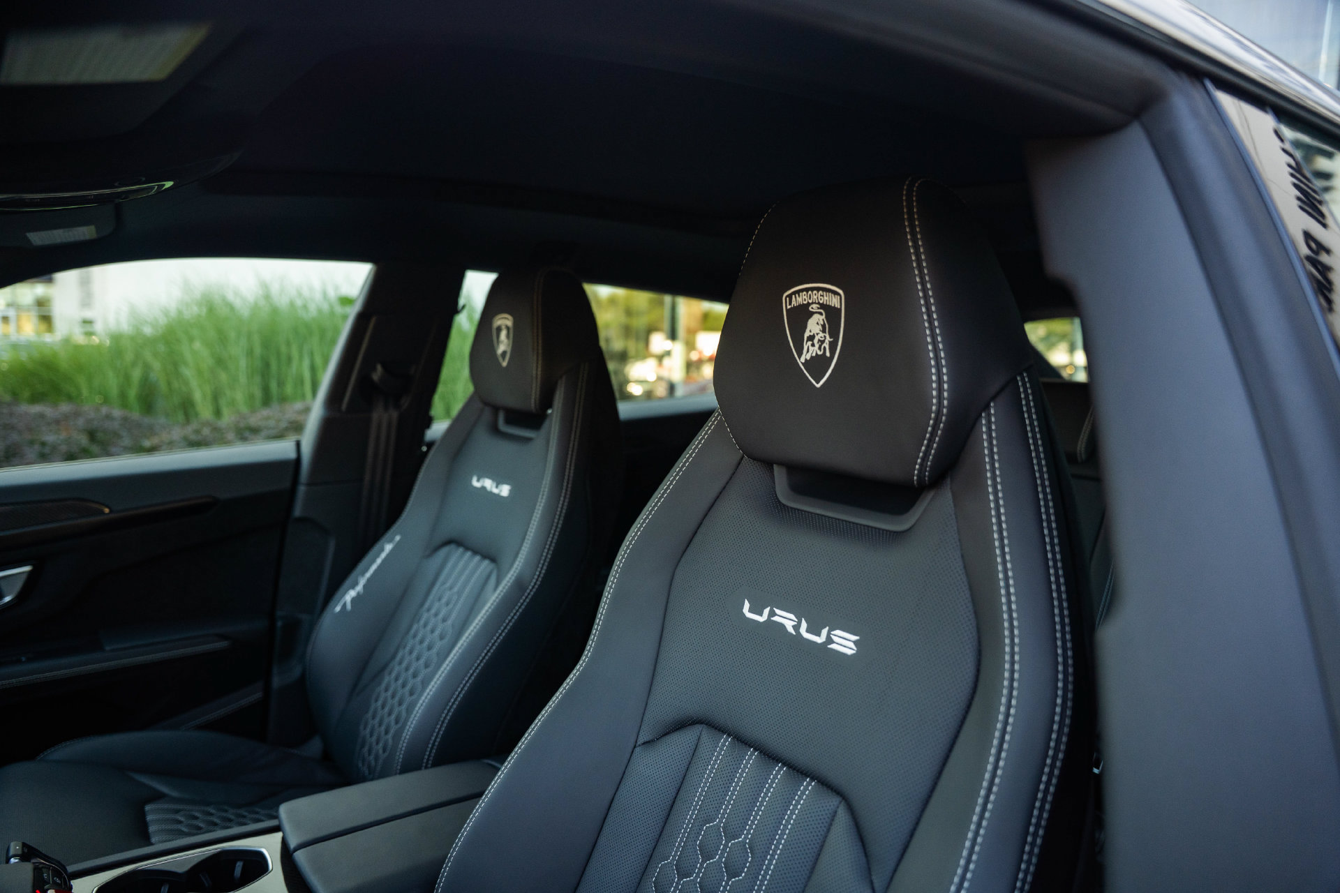 Used 2024 Lamborghini Urus Performante AWD/4WD image 19