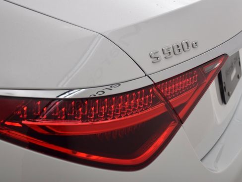 New 2026 Mercedes-Benz S 580e 4MATIC Sedan image 12