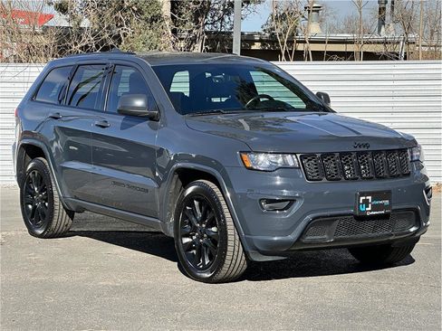Used 2018 Jeep Grand Cherokee Altitude image 8