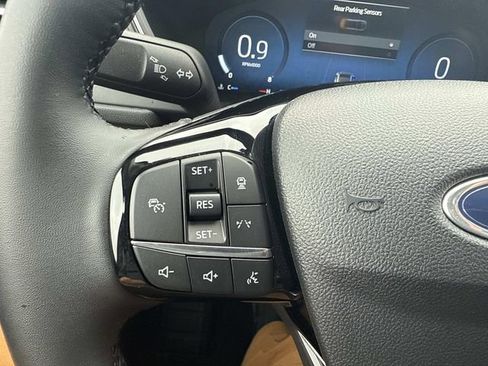 Used 2025 Ford Escape Platinum AWD/4WD image 31