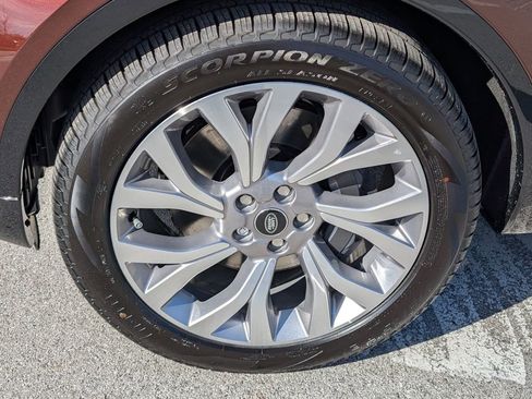 New 2026 Land Rover Discovery Limited Edition AWD/4WD image 29