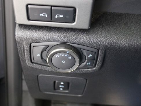 Used 2018 Ford F150 Raptor w/ Equipment Group 802A Luxury image 33