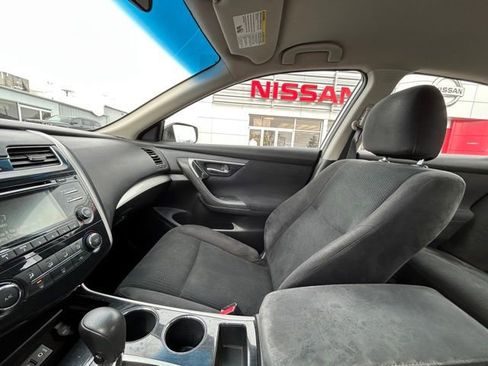 Used 2014 Nissan Altima 2.5 S w/ Display Audio Package image 38