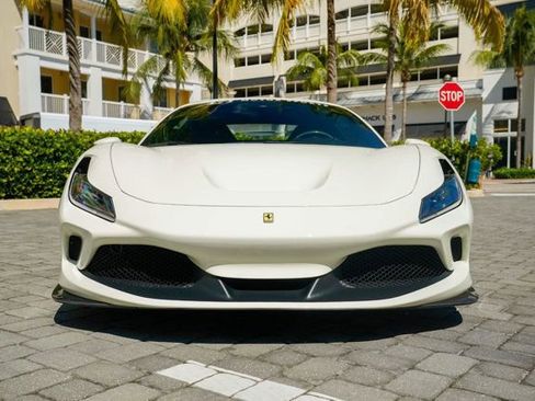 Used 2021 Ferrari F8 Tributo image 7