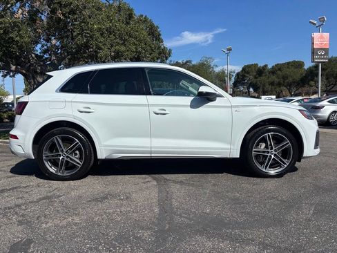 Used 2021 Audi Q5 e Premium AWD/4WD image 2