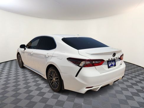 Used 2024 Toyota Camry SE FWD image 3