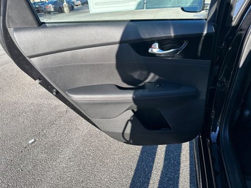 Used 2022 Kia Forte GT image 21