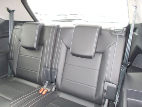 Used 2023 Volkswagen Atlas SE FWD image 11