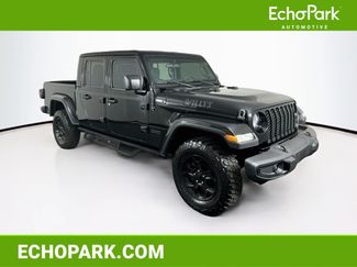 Used 2023 Jeep Gladiator Willys AWD/4WD video 1