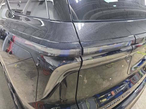 Used 2024 Chevrolet Traverse RS w/ LPO, Floor Liner Package AWD/4WD image 38