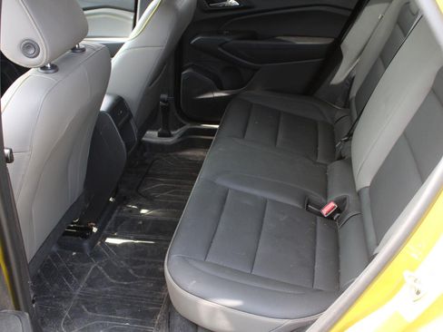 Used 2024 Chevrolet Trax ACTIV w/ Sunroof Package FWD image 17