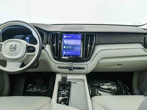 Certified 2025 Volvo XC60 B5 Plus w/ Protection Package Premier image 15
