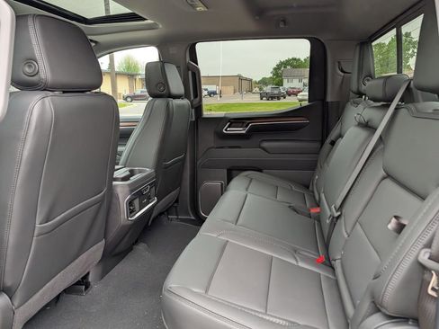 New 2026 GMC Sierra 1500 Denali w/ Denali Reserve Package AWD/4WD image 32