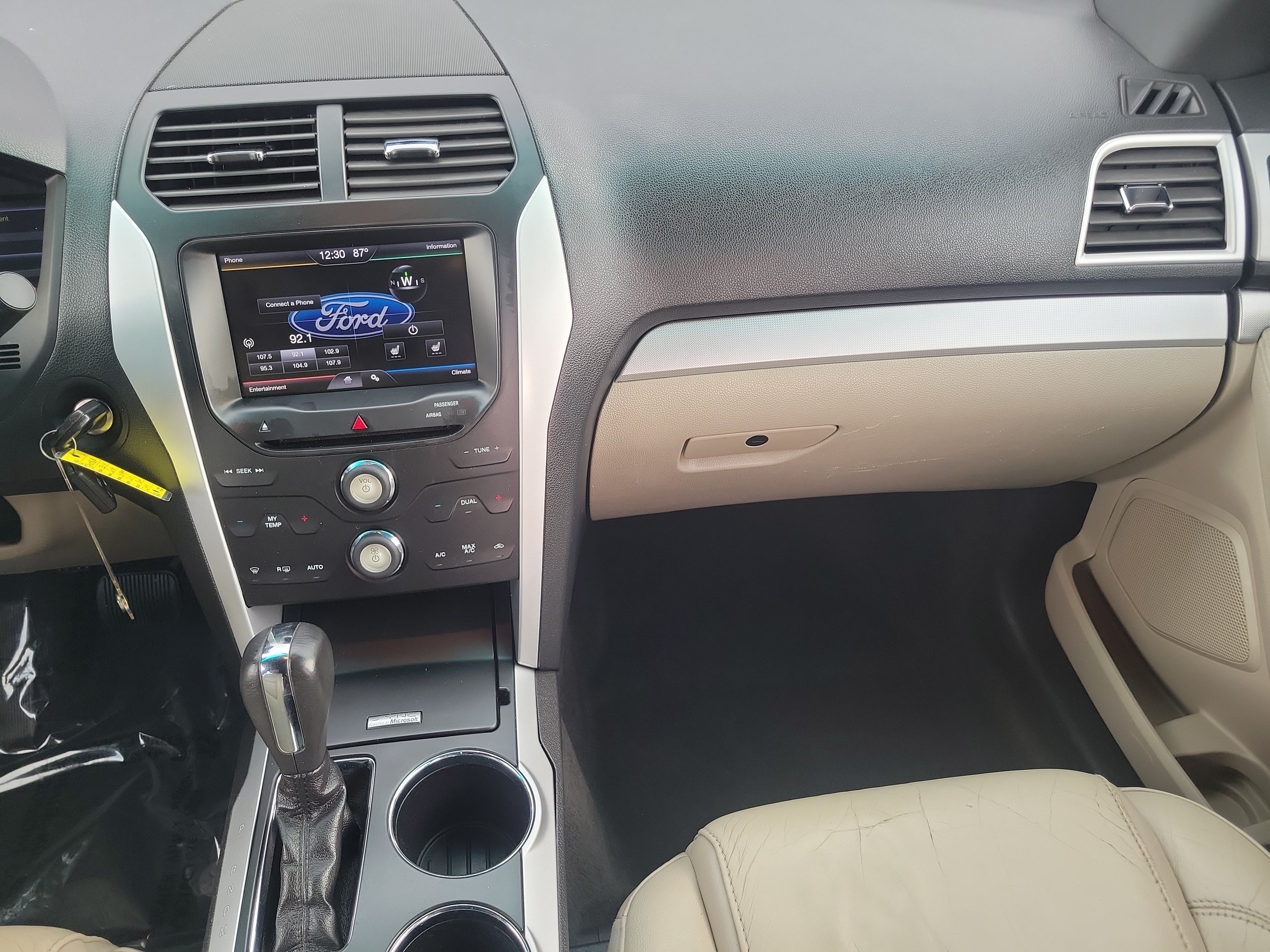 Used 2014 Ford Explorer XLT w/ Equipment Group 202A FWD image 18