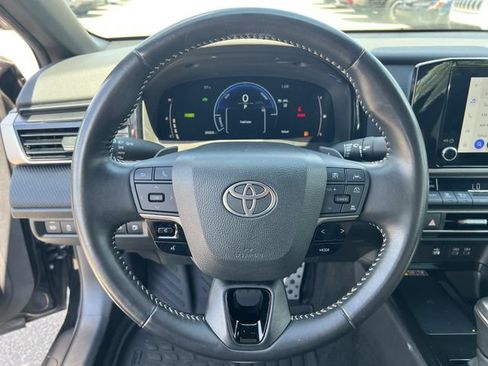 Used 2025 Toyota Camry SE FWD image 14