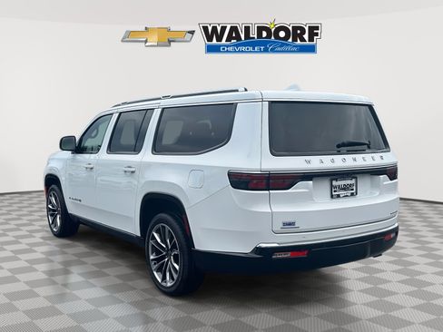 Used 2023 Jeep Wagoneer L Series III w/ Premium Group I image 4