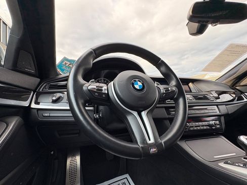 Used 2014 BMW M5 RWD image 26
