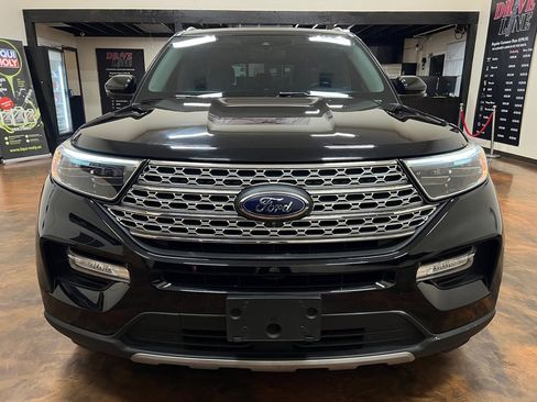 Used 2020 Ford Explorer Limited w/ Equipment Group 310A AWD/4WD image 4