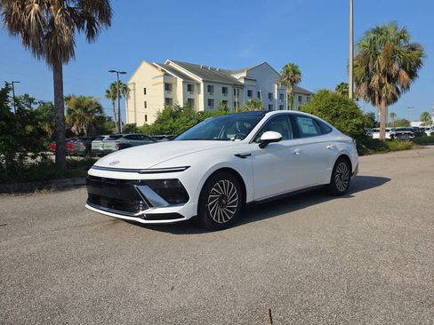 New 2026 Hyundai Sonata Limited FWD image 2