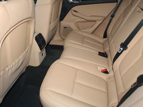 New 2026 Porsche Macan S image 23