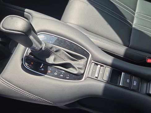 Certified 2025 Honda HR-V EX-L image 32