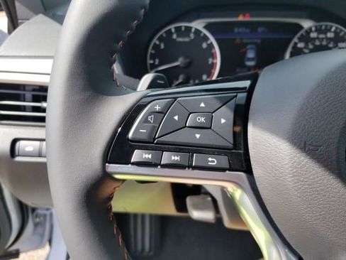 New 2025 Nissan Altima 2.5 SR image 16