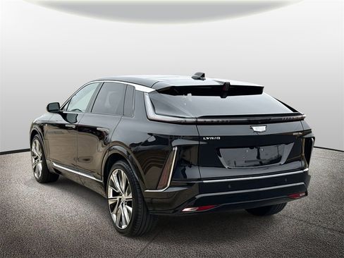 Used 2024 Cadillac Lyriq Luxury w/ LPO, Floor Liner Package image 6
