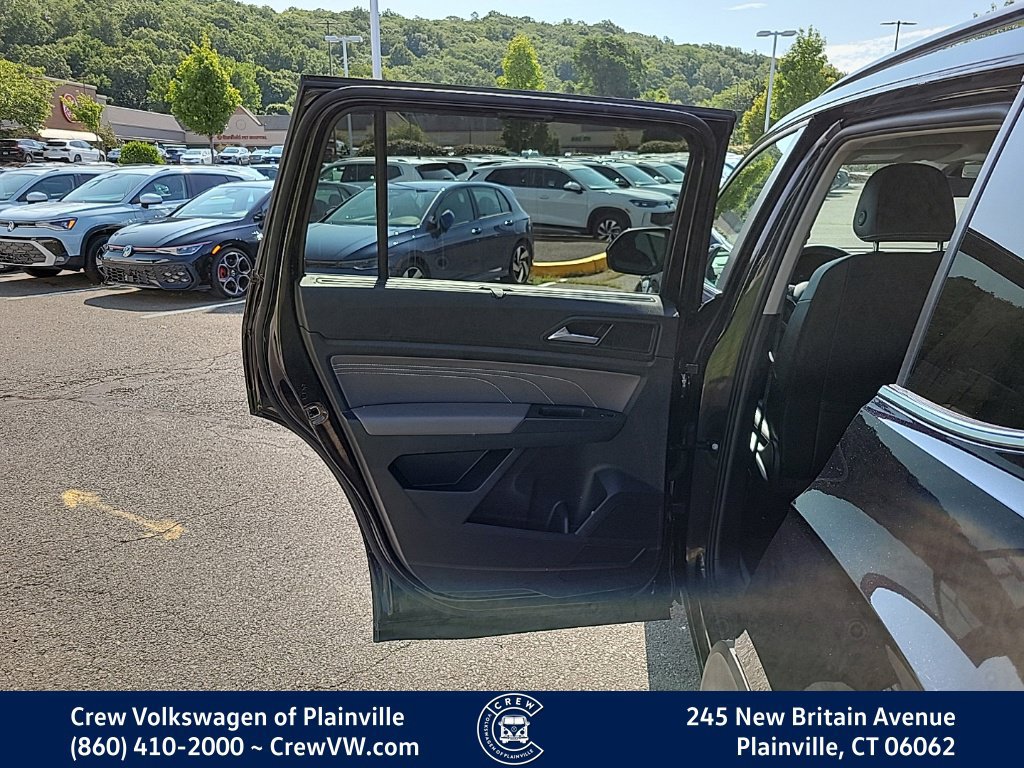 Certified 2023 Volkswagen Atlas SE w/ Panoramic Sunroof Package AWD/4WD image 49
