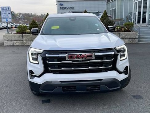 New 2026 GMC Terrain Elevation w/ Technology Package II AWD/4WD image 2