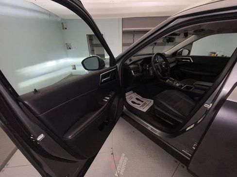 Used 2023 Mitsubishi Outlander SE image 11