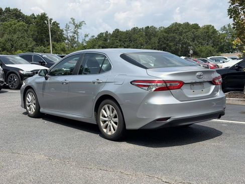 Used 2018 Toyota Camry LE FWD image 3