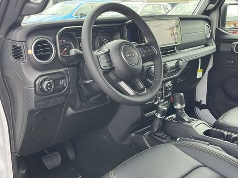 New 2026 Jeep Gladiator Sport AWD/4WD image 9