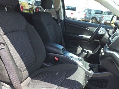 Used 2019 Dodge Journey SE w/ Premium Group image 11