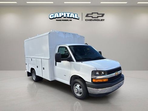 New 2025 Chevrolet Express 3500 w/ Power Convenience Package image 14
