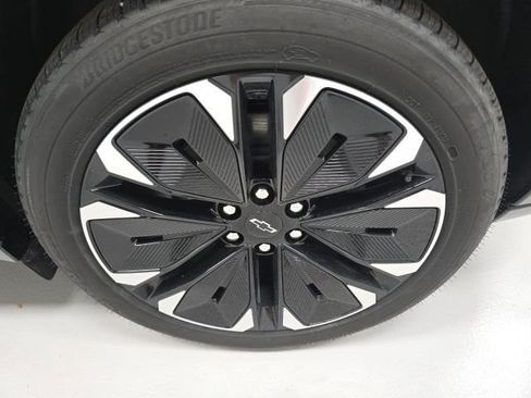 New 2025 Chevrolet Blazer EV RS image 23