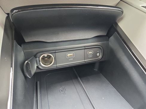 Certified 2025 Kia Telluride EX w/ EX Captain's Chair Package image 31