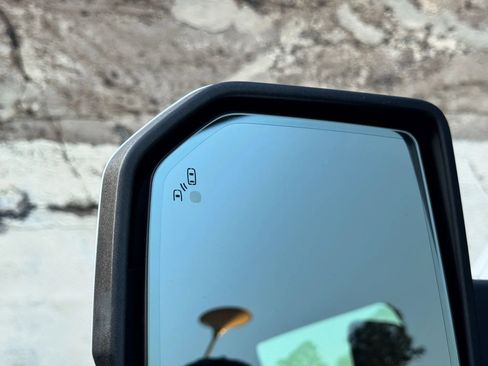 Used 2020 Ford F150 Lariat image 33