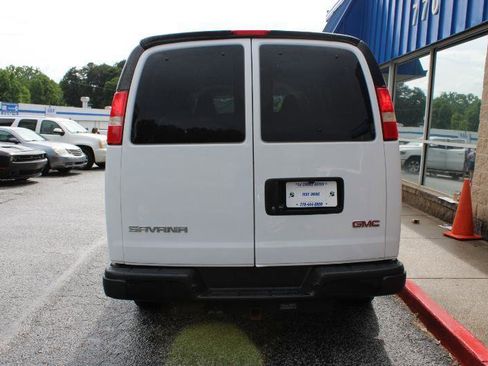 Used 2019 GMC Savana 2500 LS w/ Driver Convenience Package RWD image 4