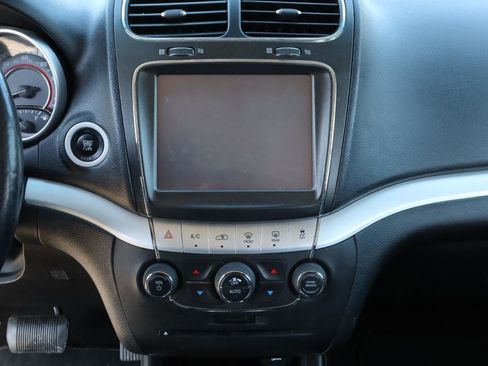 Used 2014 Dodge Journey SXT w/ Flexible Seating Group image 13