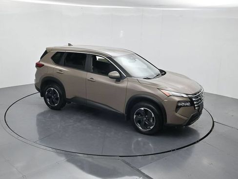 Used 2025 Nissan Rogue SV FWD image 41