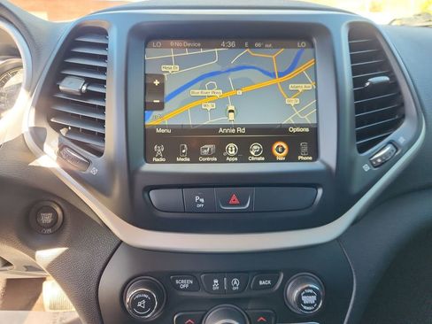 Used 2018 Jeep Cherokee Trailhawk w/ Quick Order Package 27L AWD/4WD image 20