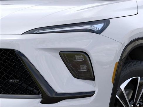 Used 2025 Buick Enclave Sport Touring w/ Power Package image 10