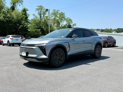 New 2025 Chevrolet Blazer EV LT w/ Super Cruise Package AWD/4WD image 16
