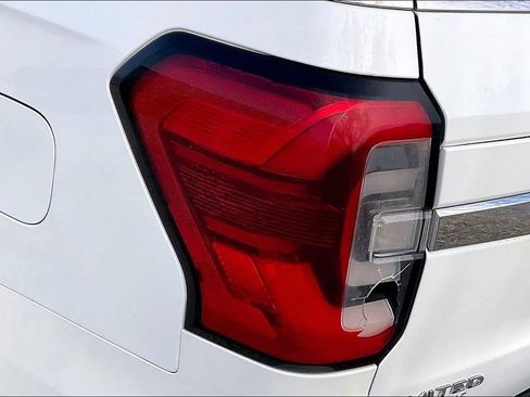 Used 2022 Ford Expedition Max Limited image 30