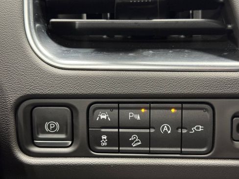 Used 2022 Chevrolet Suburban Z71 w/ Max Trailering Package AWD/4WD image 32