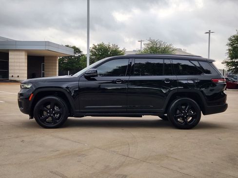 Used 2023 Jeep Grand Cherokee L Laredo AWD/4WD image 4