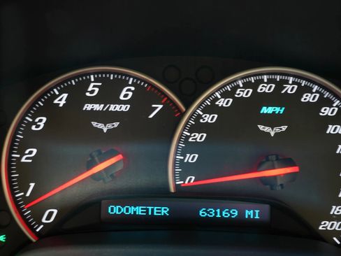 Used 2005 Chevrolet Corvette Coupe w/ Preferred Equipment Group RWD image 54